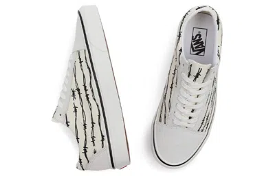 Vans Barbed Wire Low Upper Board Shoes In White
