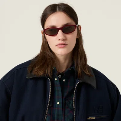 Miu Miu Miu Regard Sunglasses In Red