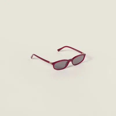 Miu Miu Miu Regard Sunglasses In Red