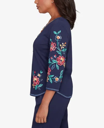 Alfred Dunner Petite Saratoga Springs Embroidered Sleeve Knit Top With Necklace In Blue