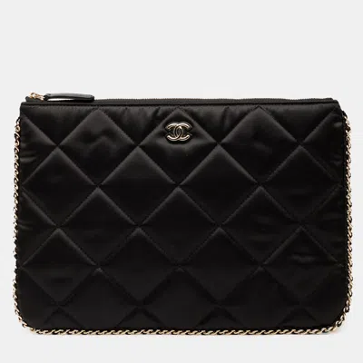 Pre-owned Chanel Black Cc Quilted Satin Chain Around Clutch