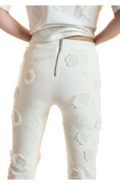 Cynthia Rowley 3d Flowers Ponte Knit Cropped Pants In White