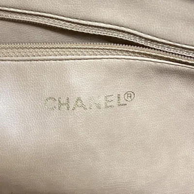 Pre-owned Chanel Beige Leather Shoulder Bag () In Sand