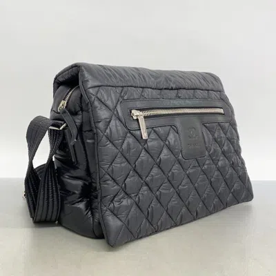 Pre-owned Chanel Black Nylon Shoulder Bag ()