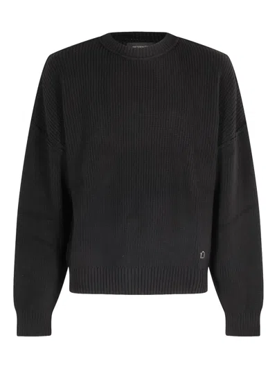Reternity Long-sleeve Sweatshirt In Black