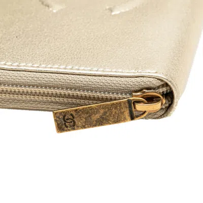 Pre-owned Chanel Gold Leather Long Wallet (bi-fold) ()