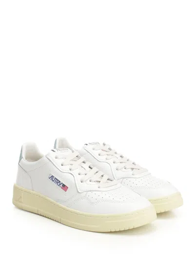Autry Medalist Low Sneakers Green In White