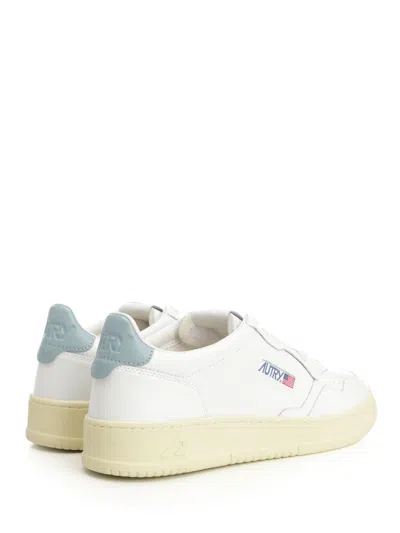Autry Medalist Low Sneakers Green In White
