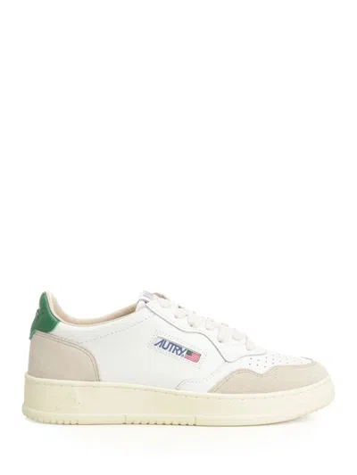 Autry Medalist Low Sneakers Green In White