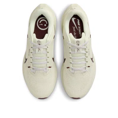 Nike (wmns)  Air Zoom Pegasus 40 'sea Glass Burgundy' In Neutral