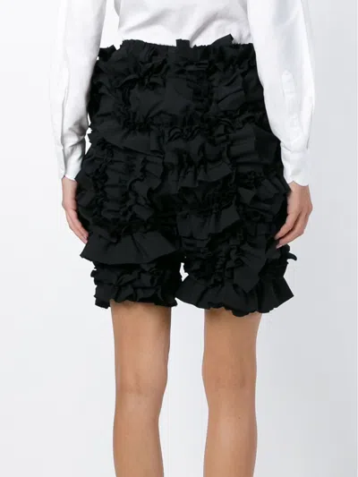 Comme Des Garçons Knee Length Ruffled Design Shorts In Black