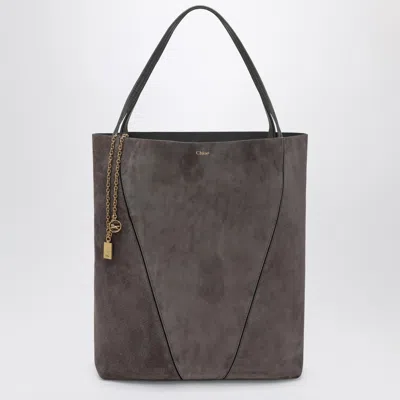 Chloé Spacious Tote Bag Featuring Chain Detail In Gray