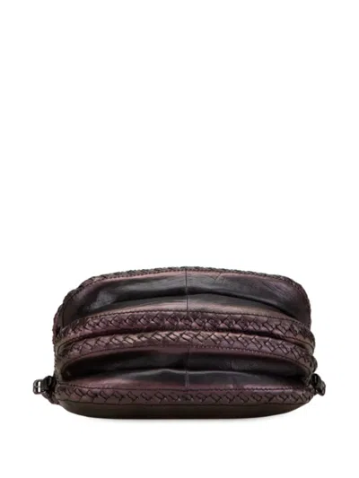 Pre-owned Bottega Veneta 2010 Intrecciato Trimmed Iridescent Calfskin Scarabee Crossbody Bag In Purple
