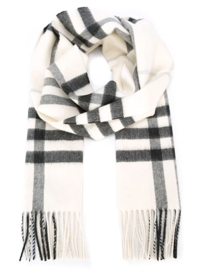 Burberry The Classic Cashmere Scarf In Check In Neutrals