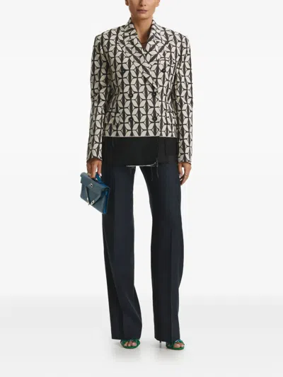 双排扣图案夹克