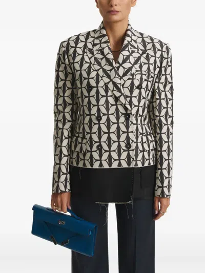 双排扣图案夹克