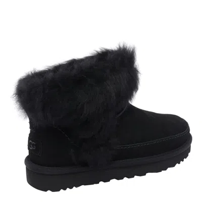 Ugg Classic Ultra Mini Chalet Boots In Black
