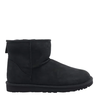 Ugg Low-cut Ankle Boot With Sheepskin And Suede Upper In Black