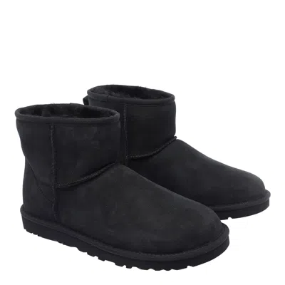 Ugg Low-cut Ankle Boot With Sheepskin And Suede Upper In Black