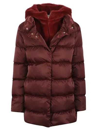 Herno A-shape In Satin With Faux Fur Bib In Red