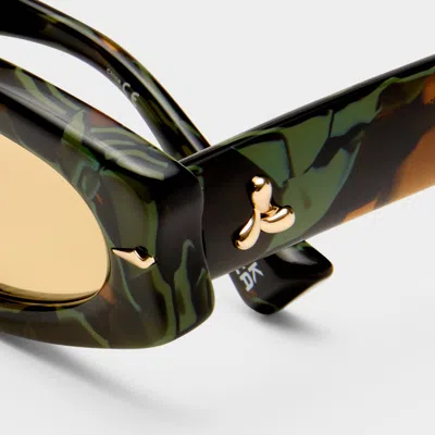 Le Specs Lunar