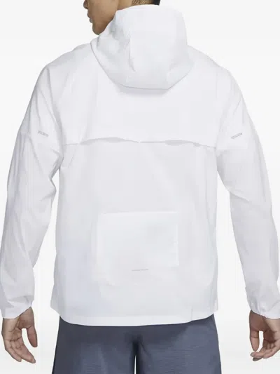Nike Repel Packable Windrunner Jacket In White