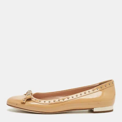 Pre-owned Miu Miu Beige Patent Leather Studded Bow Ballet Flats Size 38.5 In Sand
