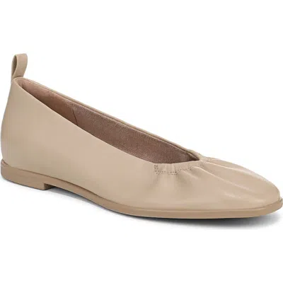 Naturalizer Women's Estie Closed Square Toe Ballet Flats In Neutral