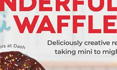 Dash Wonderful Mini Waffles Gift Set In Red