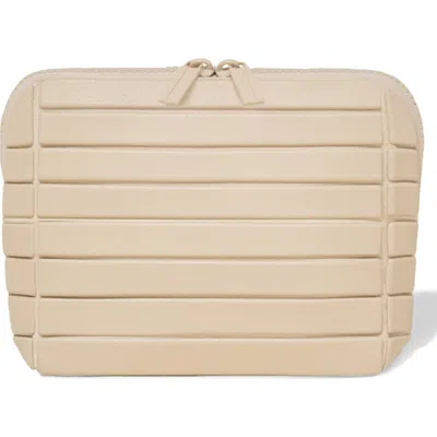 Parallelle The Small Traveler Toiletry Kit In Neutral