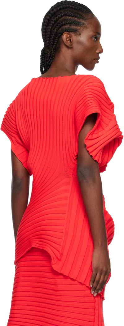 Issey Miyake Ribbed-knit Short-sleeved Top In Red