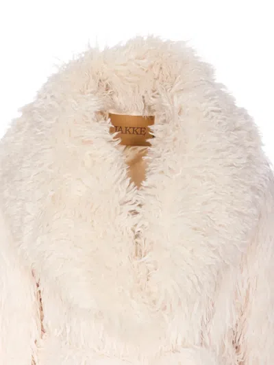 Jakke White Tavi Faux Fur Coat In Neutral