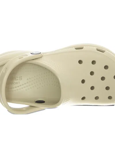 Crocs Contoured Platform Clog Sandals In Green