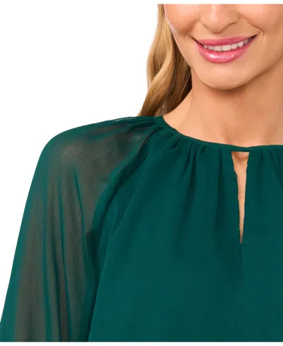 Cece Tiered Flowy Keyhole Blouse In Green