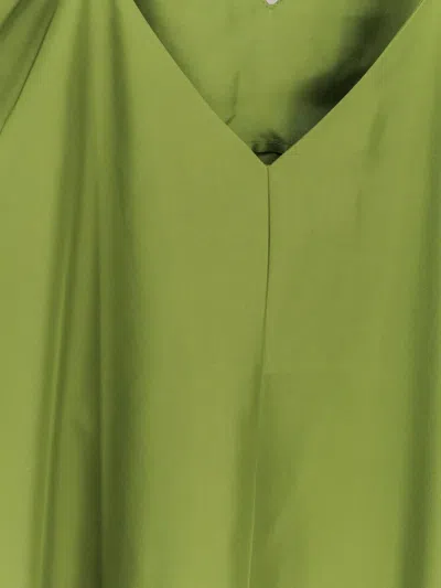 露背真丝连衣裙