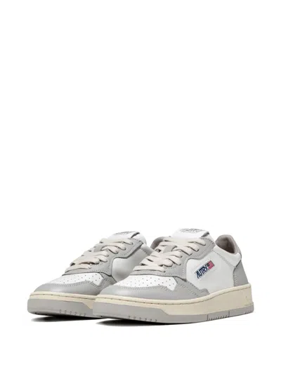 Autry Medalist Perforated Sneakers In White