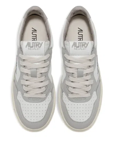 Autry Medalist Perforated Sneakers In White