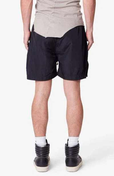 Mnml Lightweight Zippered Shorts In Black