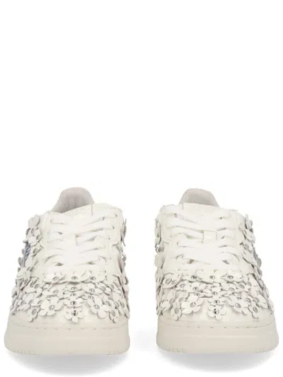 Autry Low-top Sneakers With Clean Silhouette And Rounded Toe In White