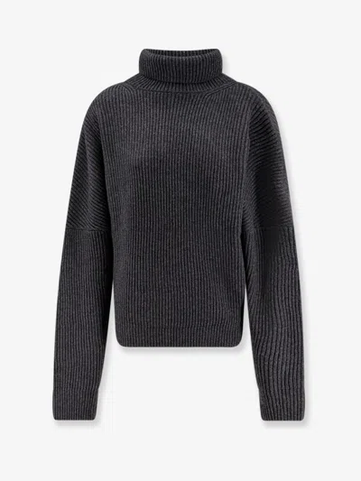 R2w Wool And Cashmere Turtleneck In Gray