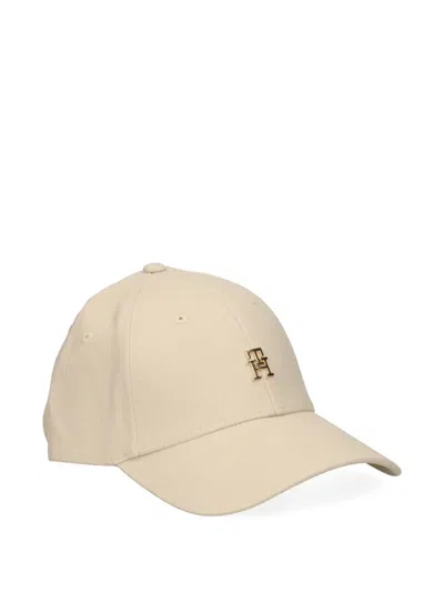 Tommy Hilfiger Chic Th Logo-plaque Cap In Neutral
