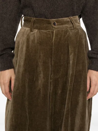 Uma Wang Button-fastening Pleated Trousers In Green