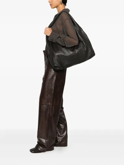 The Row Tasche Shoulder Bag In Black