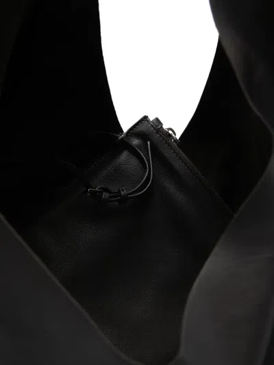 The Row Tasche Shoulder Bag In Black