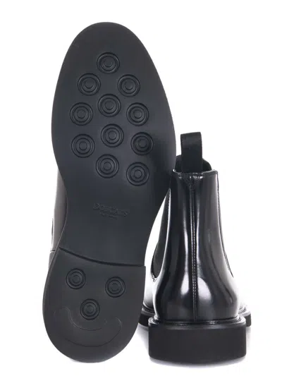 Doucal's Polished Leather Ankle Boots With Elastic Side Panels In Black