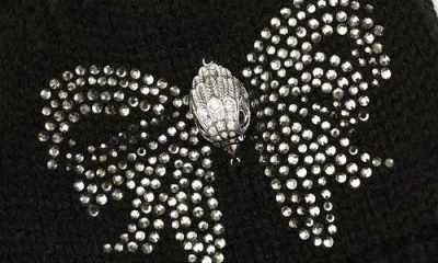 Kurt Geiger London Eagle Head Crystal Embellished Convertible Mittens In Black