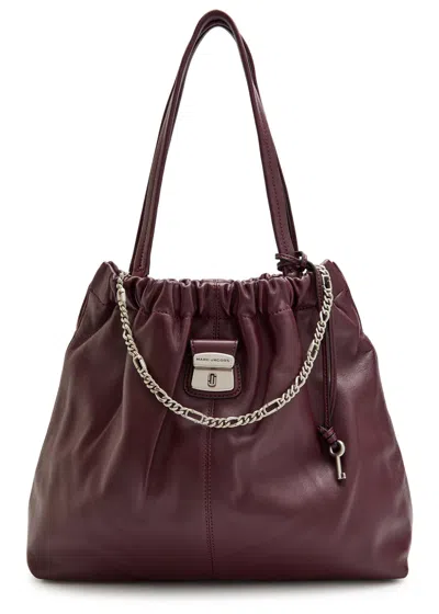 Marc Jacobs The Cristina Chain-embellished Drawstring Tote Bag In Burgundy
