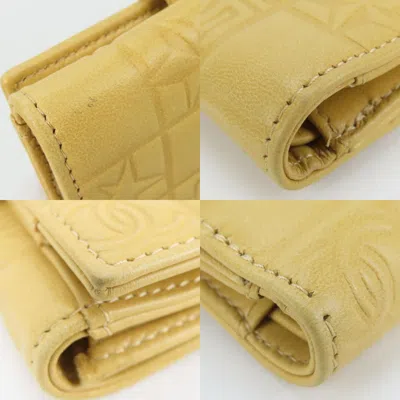 Pre-owned Chanel Beige Leather Wallet (bi-fold) () In Sand