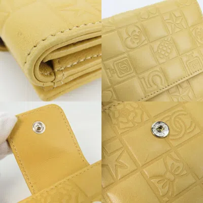 Pre-owned Chanel Beige Leather Wallet (bi-fold) () In Sand