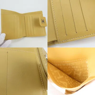 Pre-owned Chanel Beige Leather Wallet (bi-fold) () In Sand